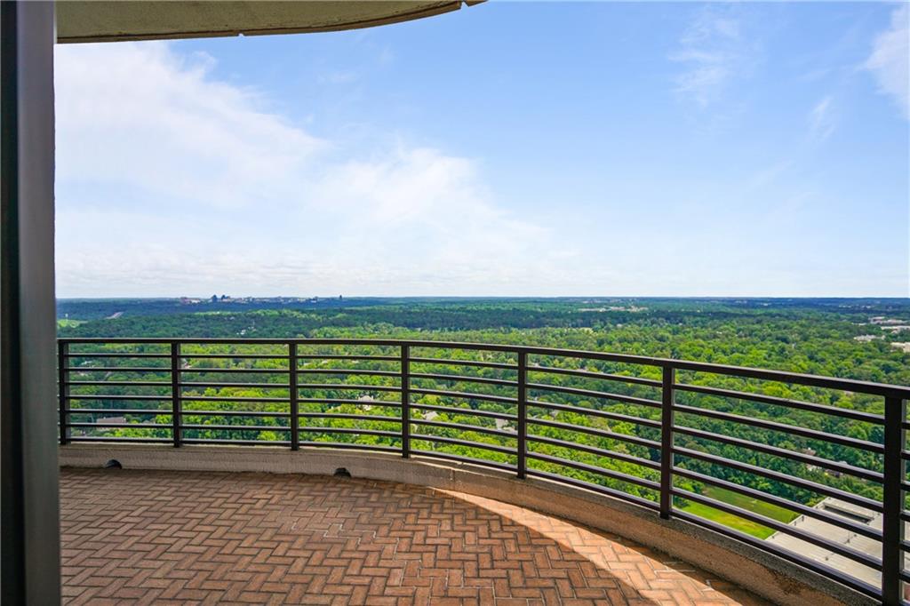 750 Park Avenue NE Unit: 37E