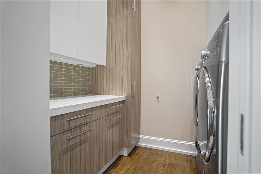 750 Park Avenue NE Unit: 37E
