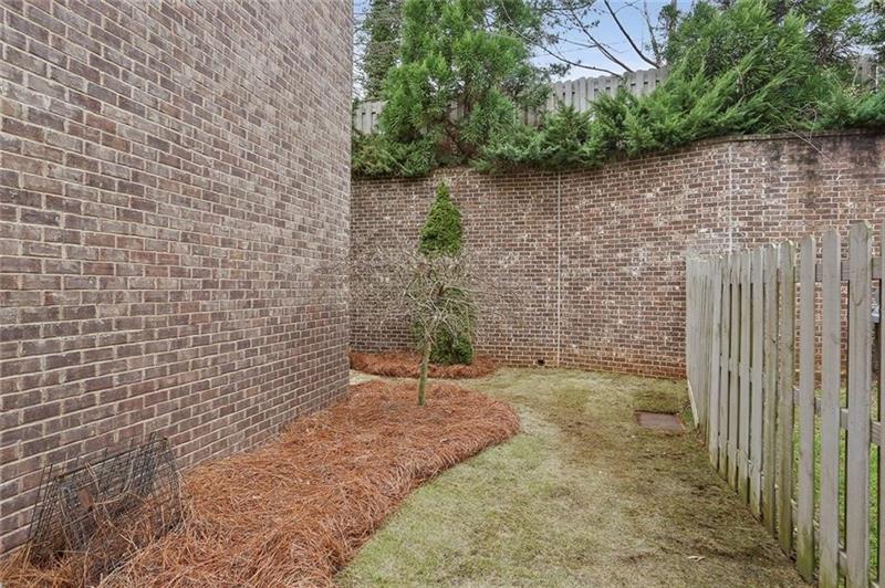 316 Valley Brook Way NE
