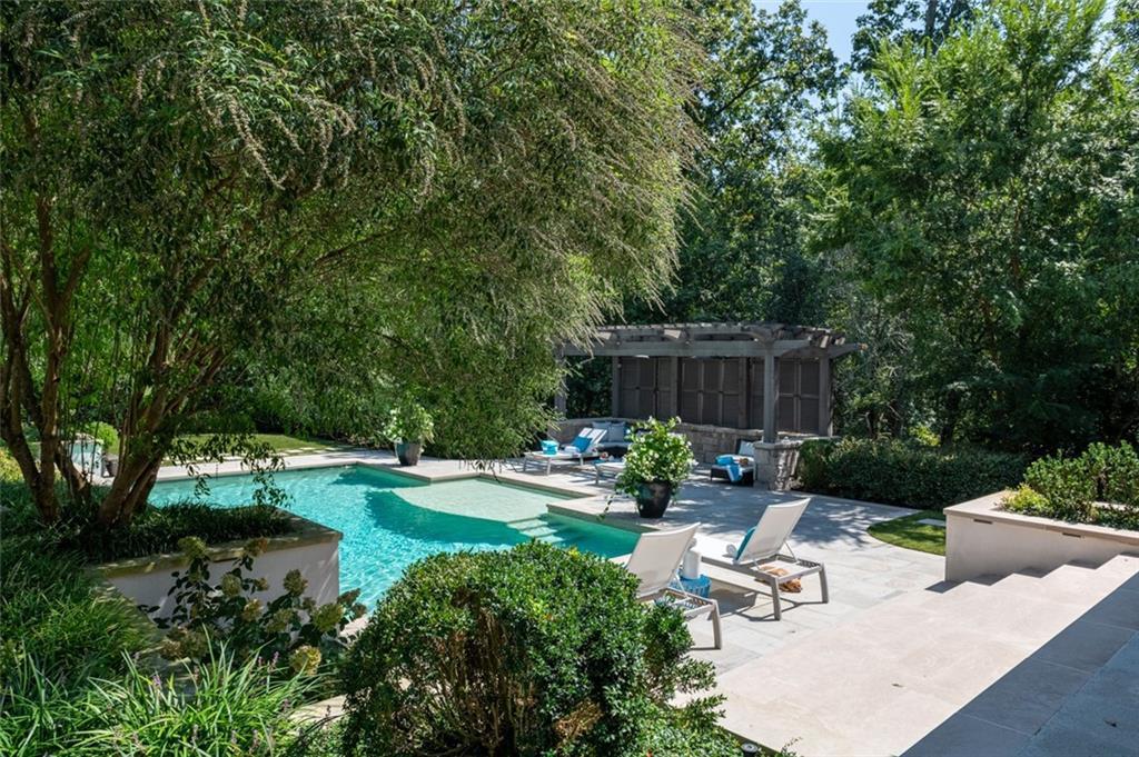 5495 Mount Vernon Parkway