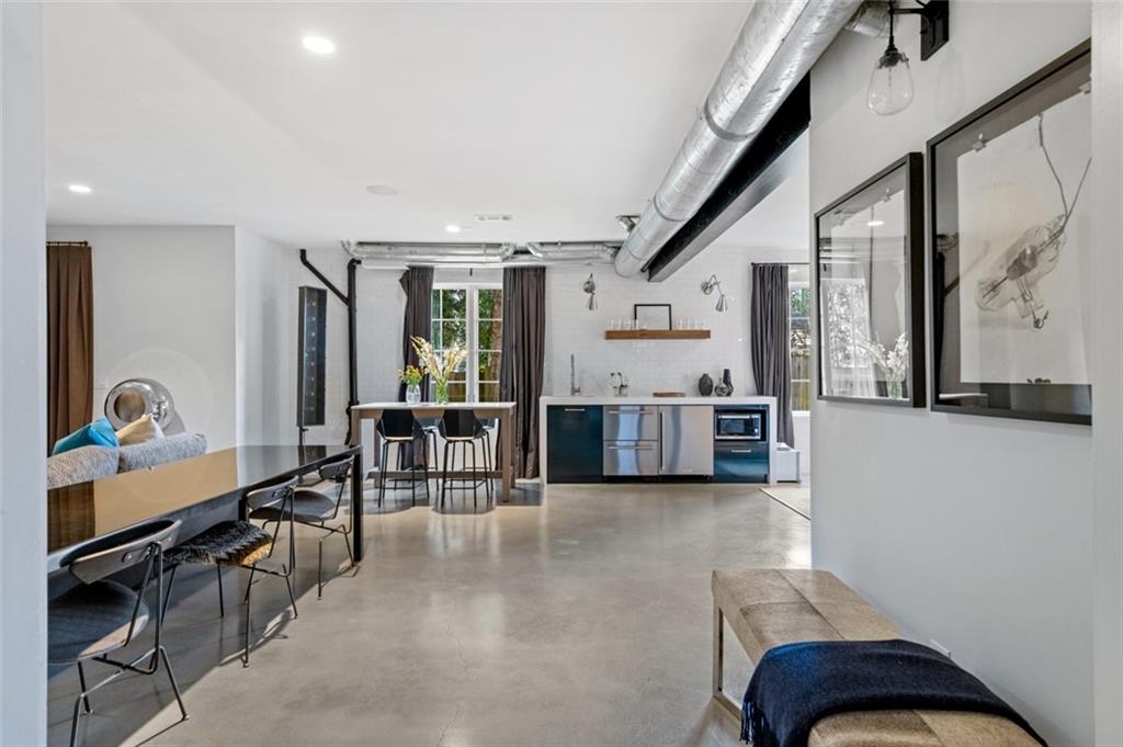 5495 Mount Vernon Parkway