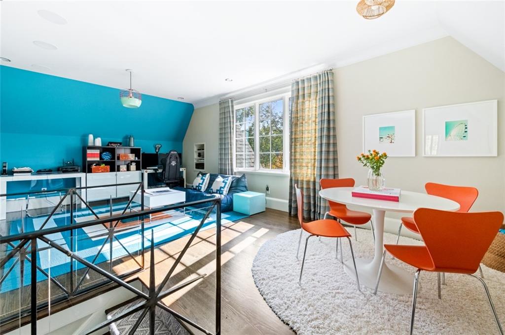 5495 Mount Vernon Parkway