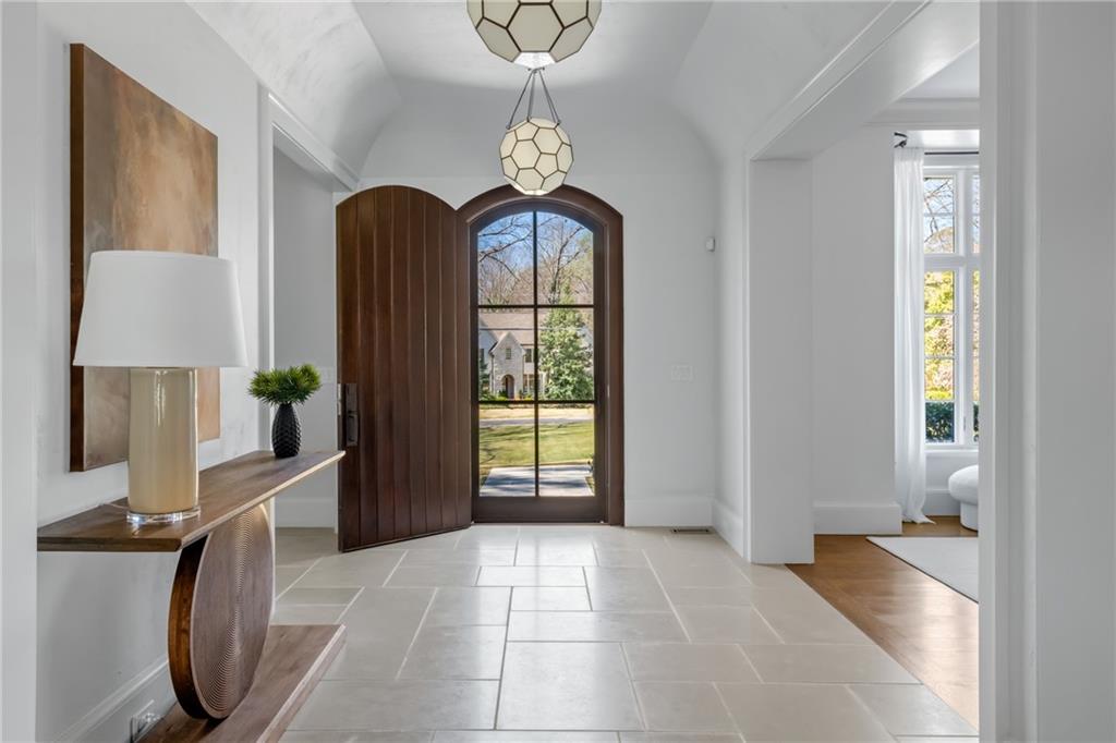 5495 Mount Vernon Parkway