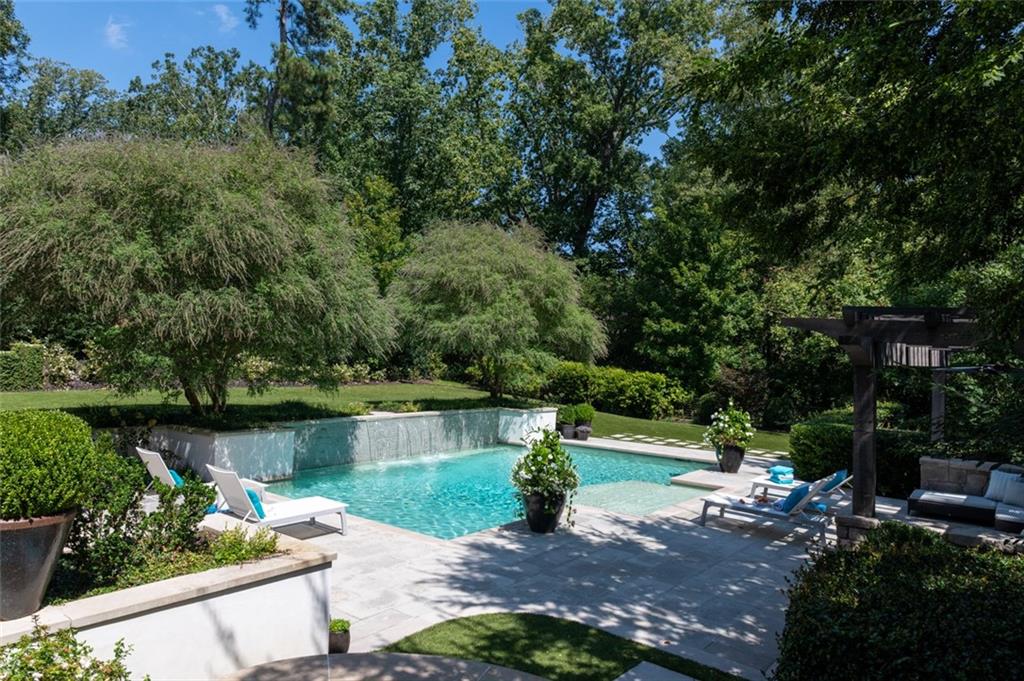 5495 Mount Vernon Parkway