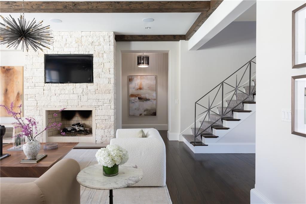 5495 Mount Vernon Parkway