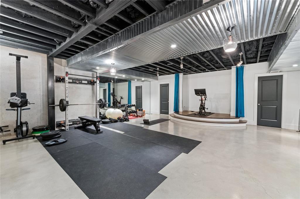 5495 Mount Vernon Parkway
