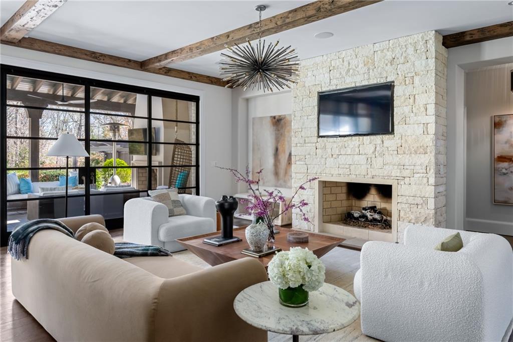 5495 Mount Vernon Parkway
