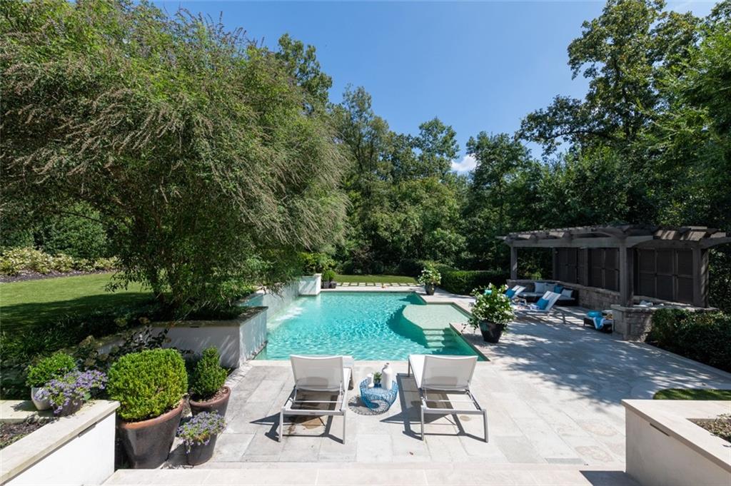 5495 Mount Vernon Parkway