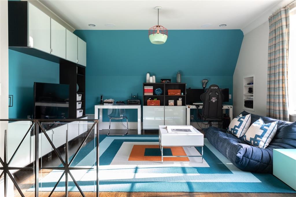 5495 Mount Vernon Parkway