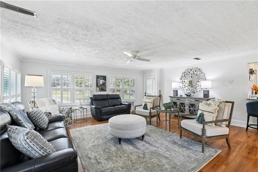 1845 Evergreen Lane