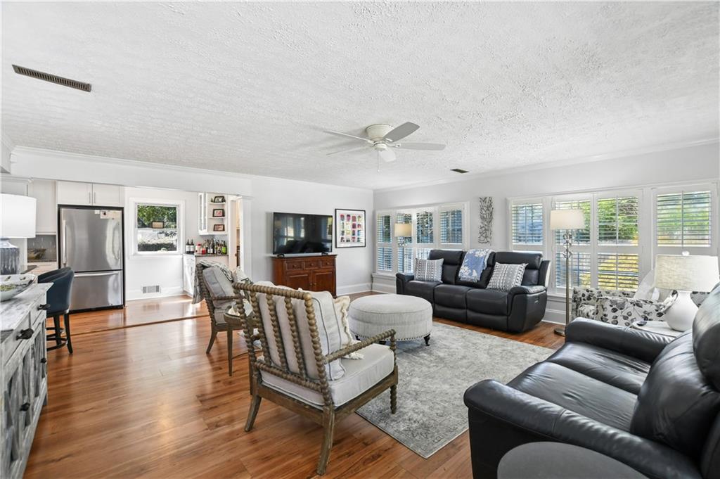 1845 Evergreen Lane
