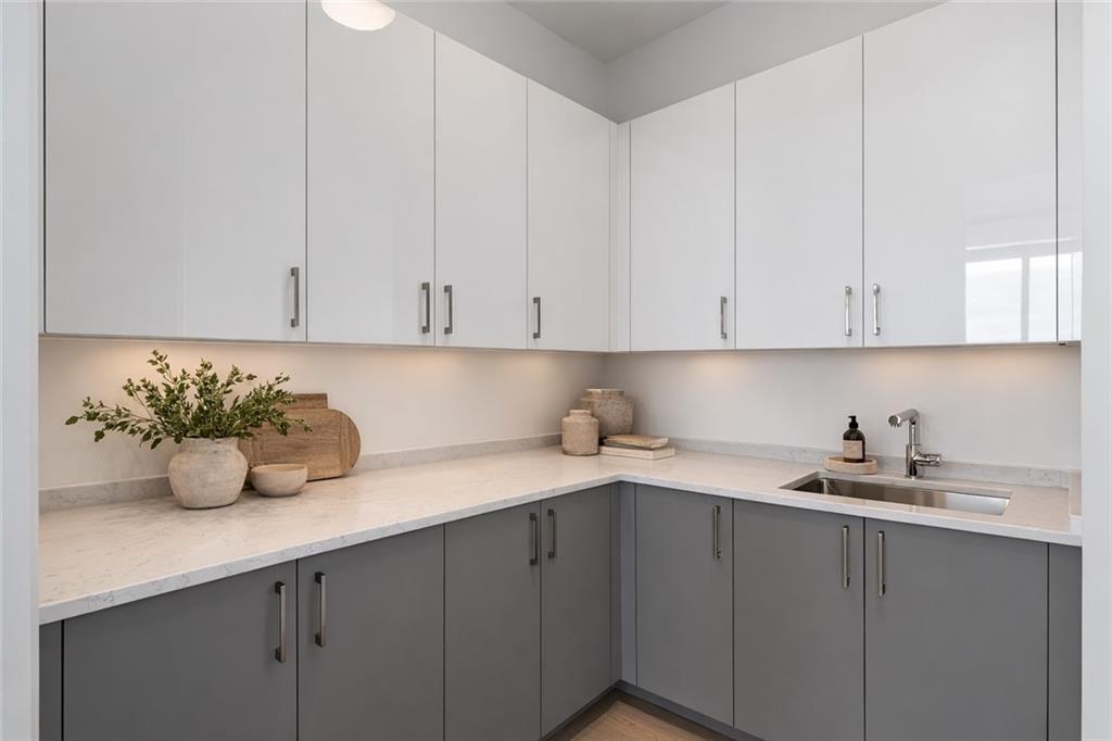 2425 Peachtree Road Unit 1806