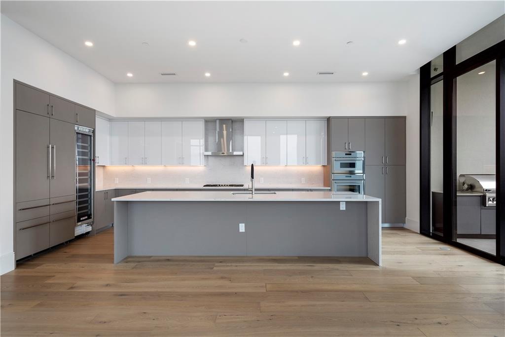 2425 Peachtree Road Unit 1806