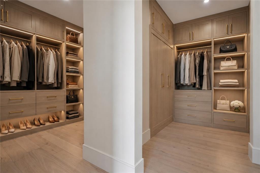2425 Peachtree Road Unit 1806