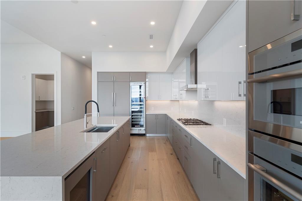 2425 Peachtree Road Unit 1806