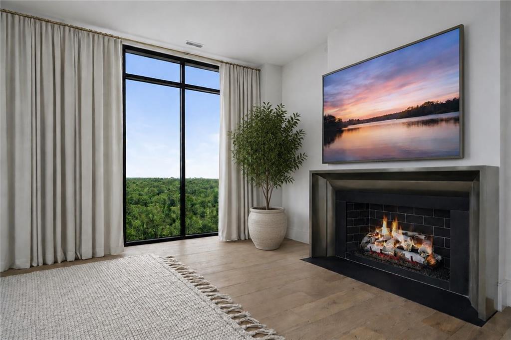 2425 Peachtree Road Unit 1806