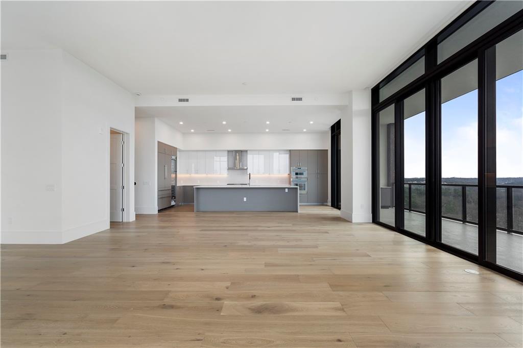 2425 Peachtree Road Unit 1806