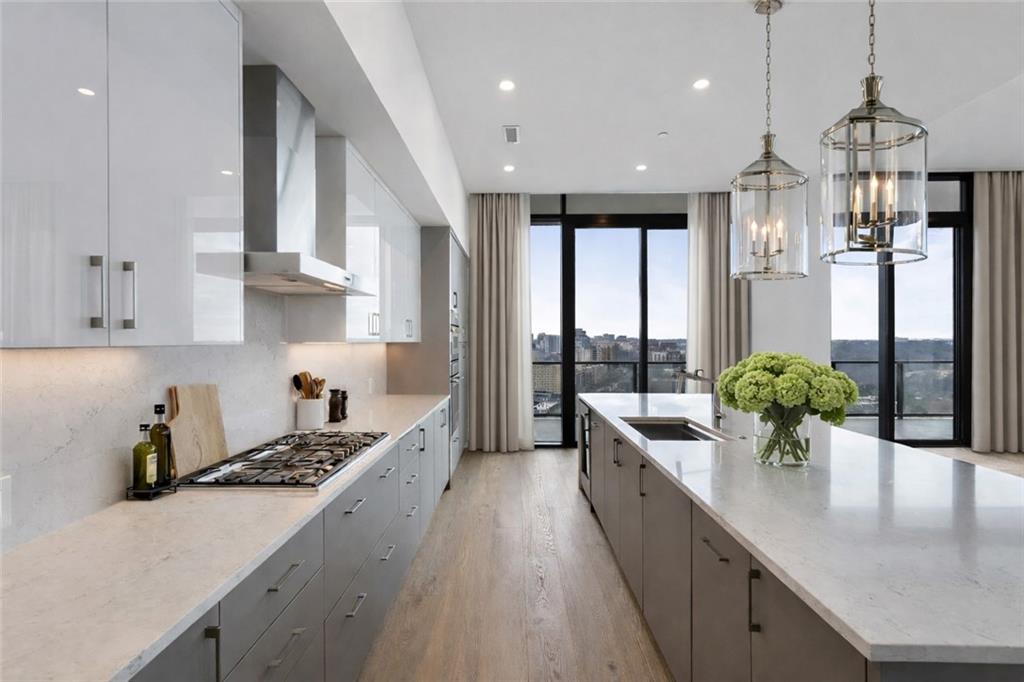 2425 Peachtree Road Unit 1806