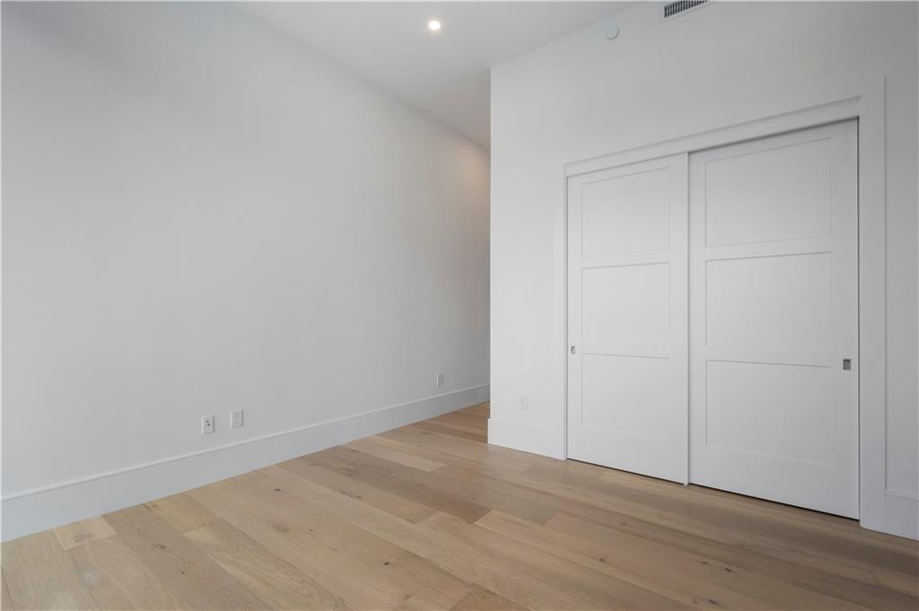 2425 Peachtree Road Unit 1806