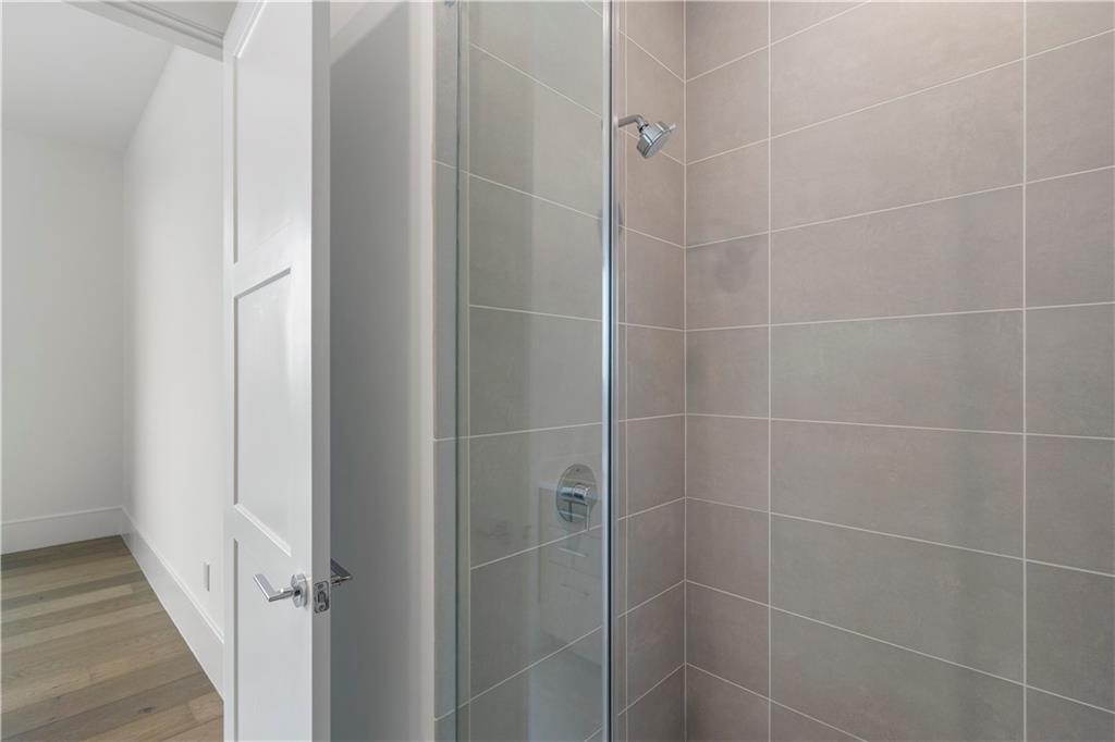 2425 Peachtree Road Unit 1806