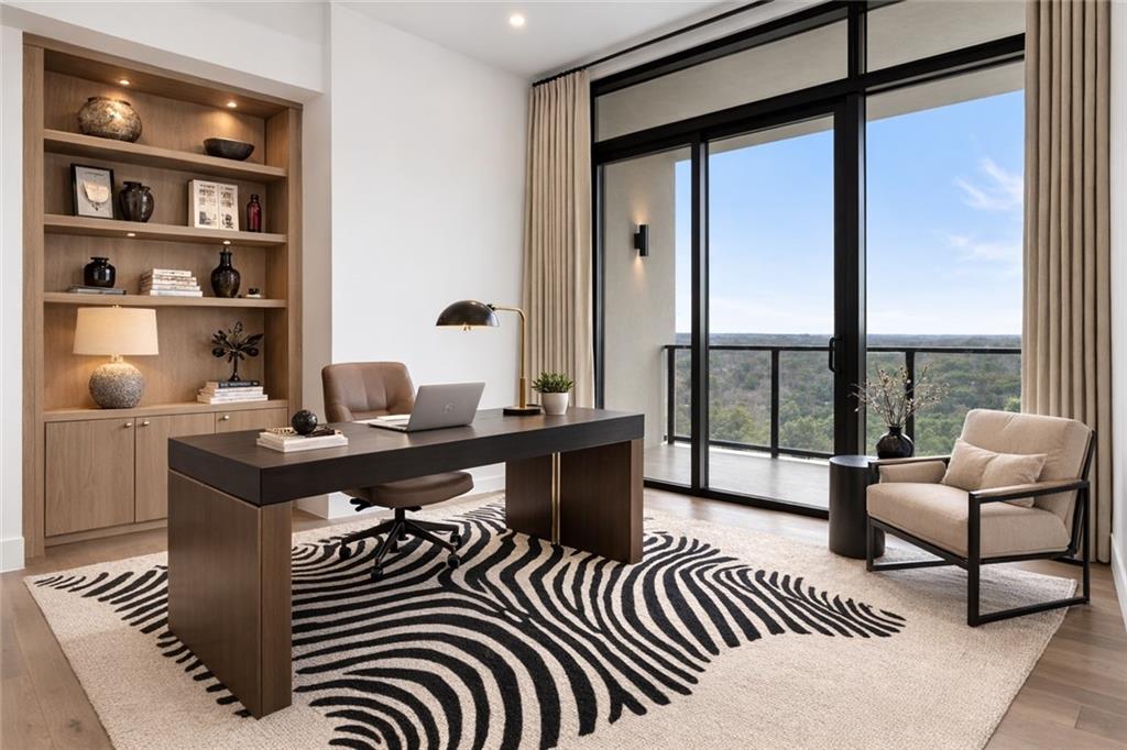 2425 Peachtree Road Unit 1806