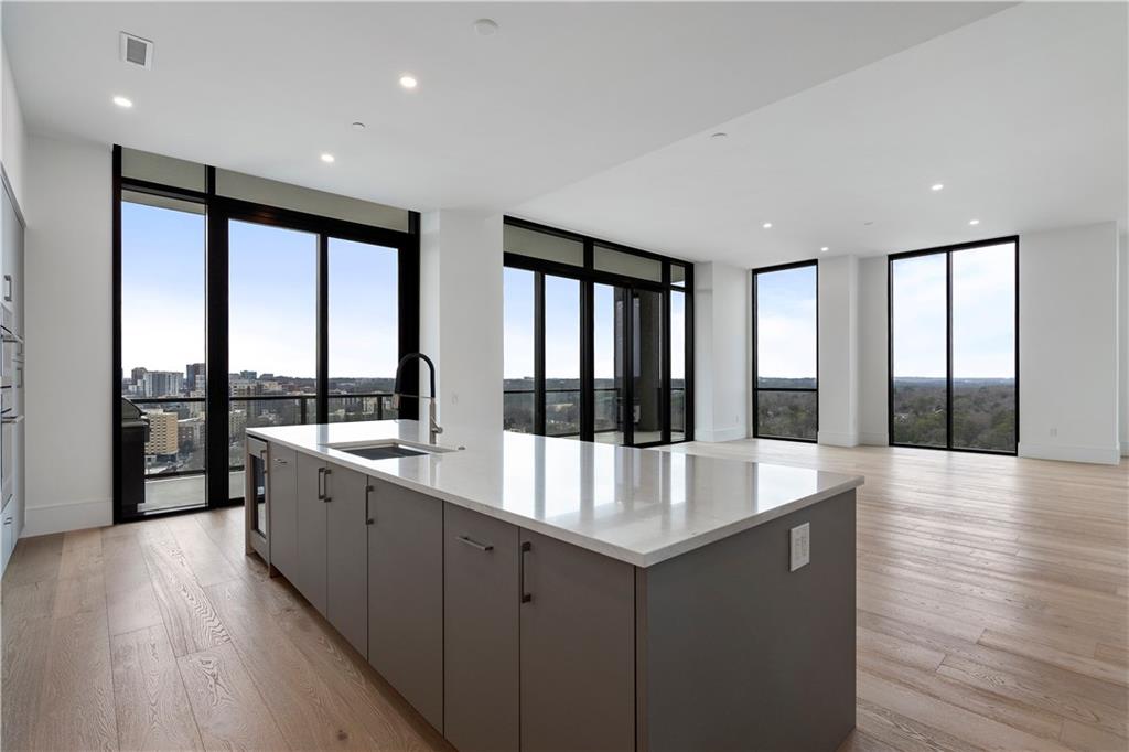 2425 Peachtree Road Unit 1806