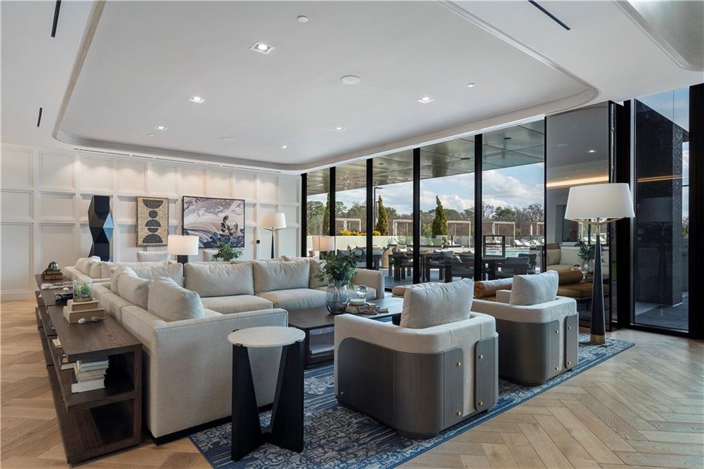 2425 Peachtree Road Unit 1806