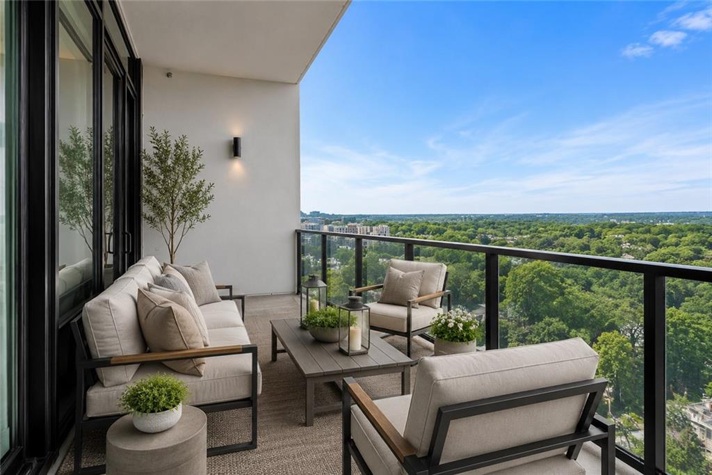 2425 Peachtree Road Unit 1806