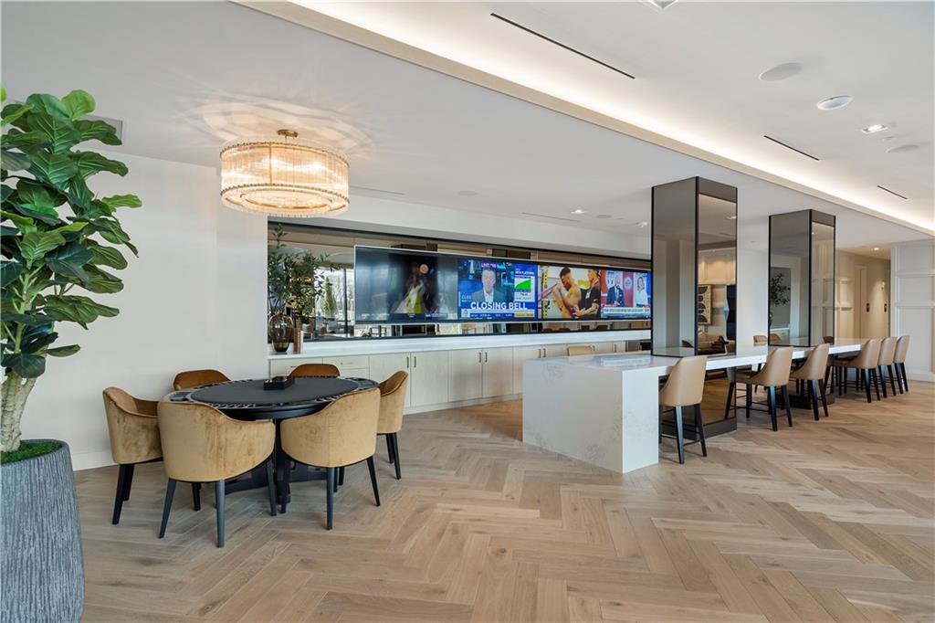 2425 Peachtree Road Unit 1806