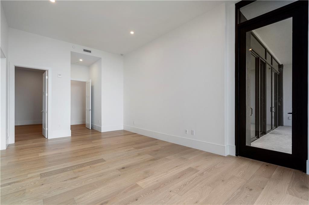 2425 Peachtree Road Unit 1806