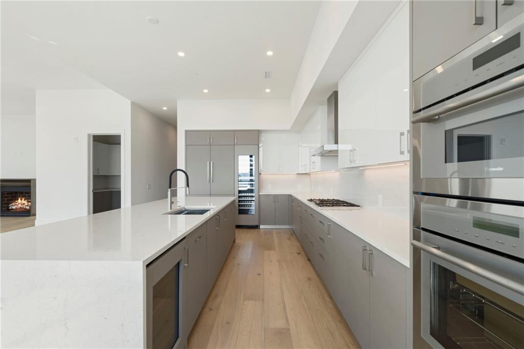 2425 Peachtree Road Unit 1806