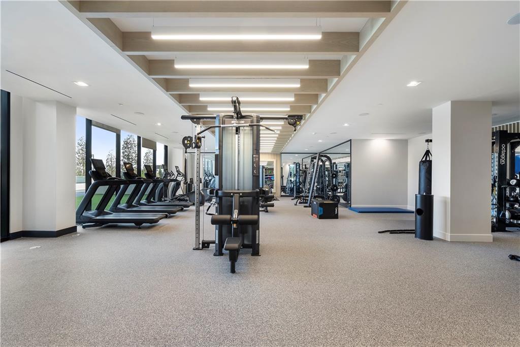 2425 Peachtree Road Unit 1806