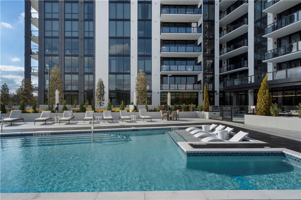 2425 Peachtree Road Unit 1806