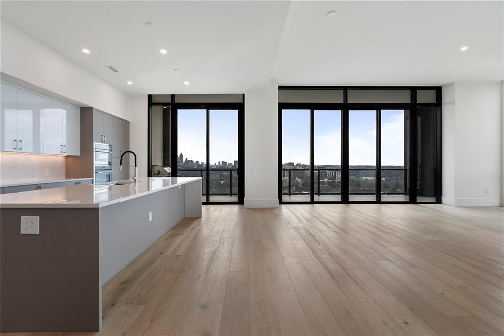 2425 Peachtree Road Unit 1806