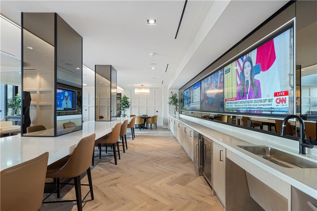 2425 Peachtree Road Unit 1806