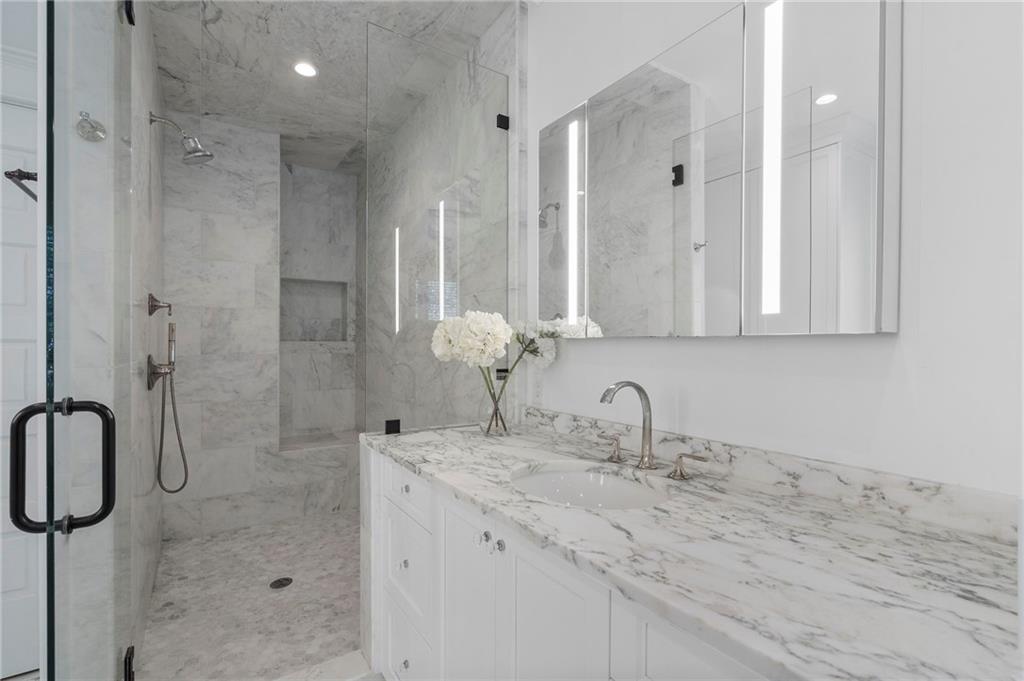 120 Peachtree Way NE