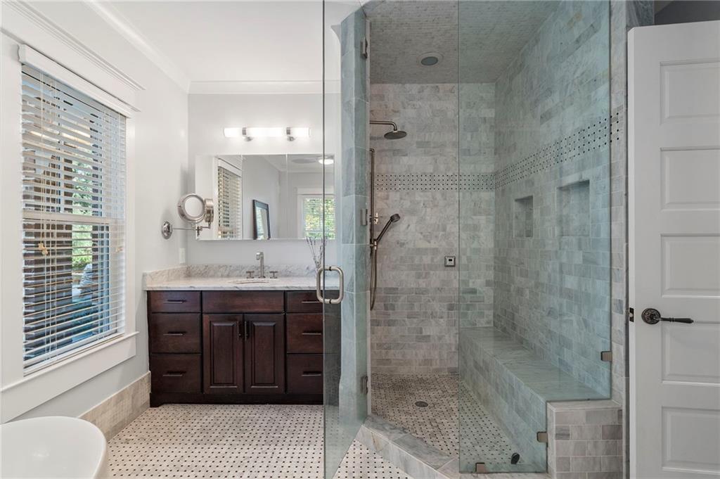 120 Peachtree Way NE