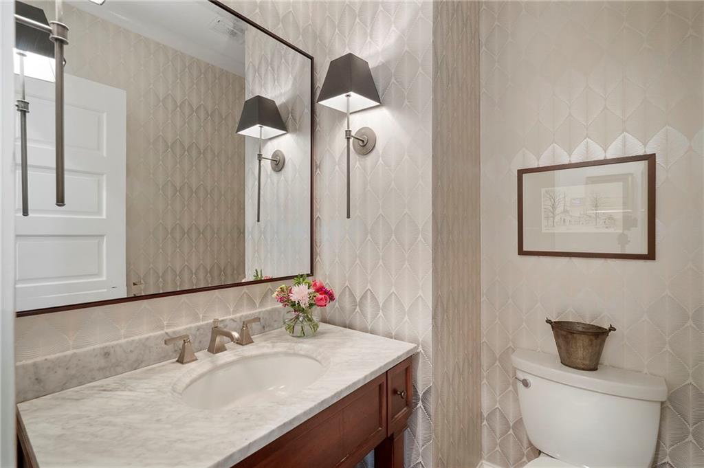 120 Peachtree Way NE