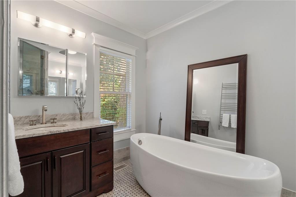 120 Peachtree Way NE