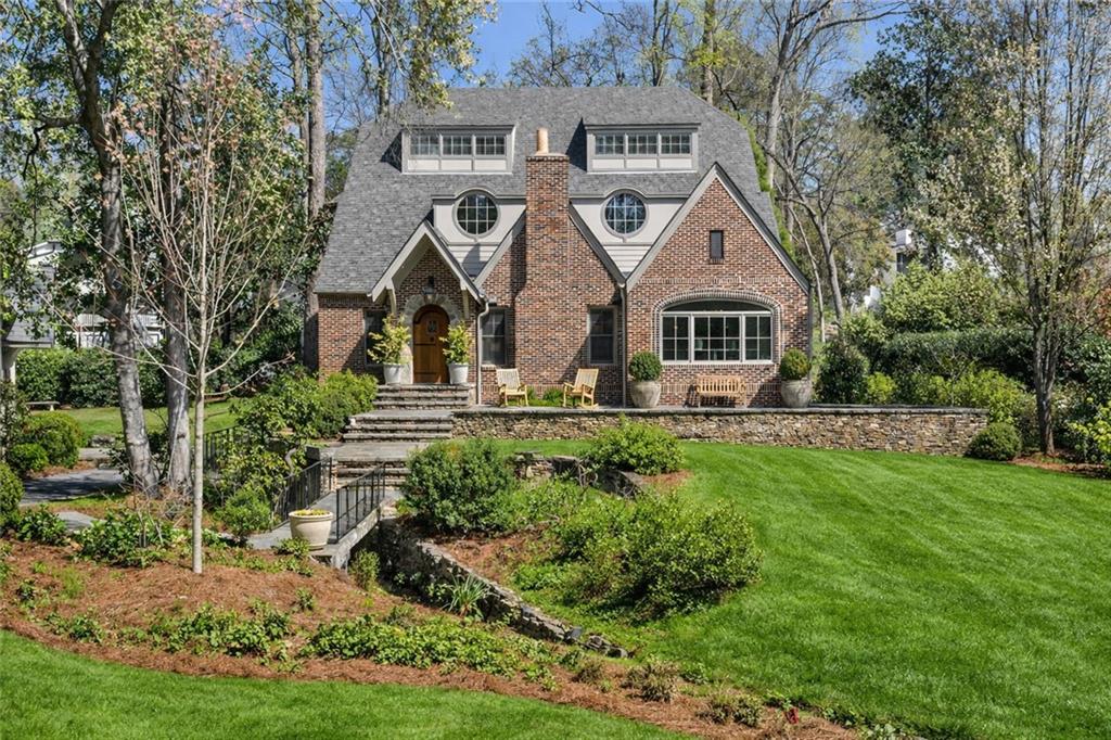 120 Peachtree Way NE