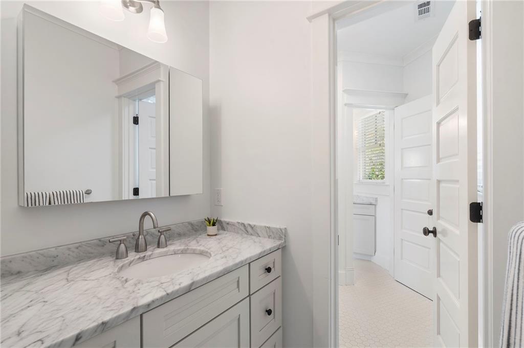 120 Peachtree Way NE