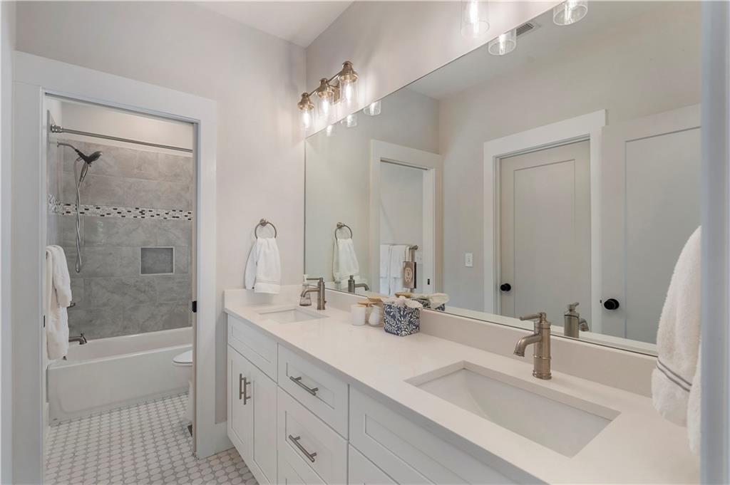 1053 Atlantic Drive NW Unit B