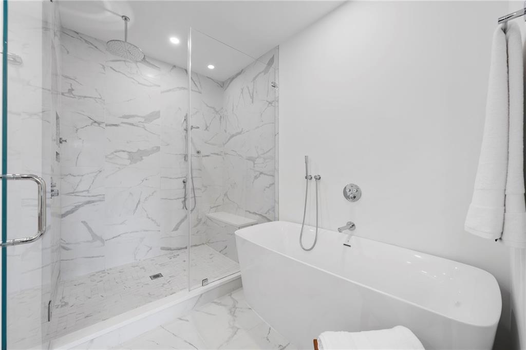 2425 Peachtree Road NE Unit 511