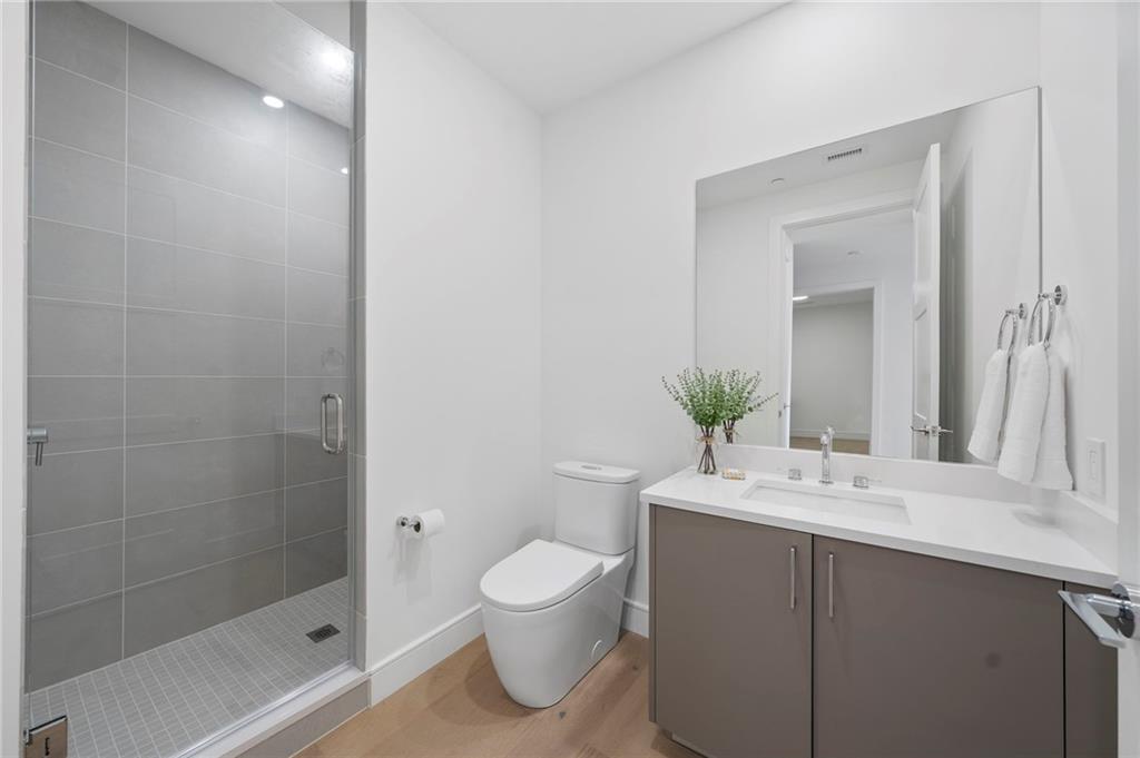 2425 Peachtree Road NE Unit 511