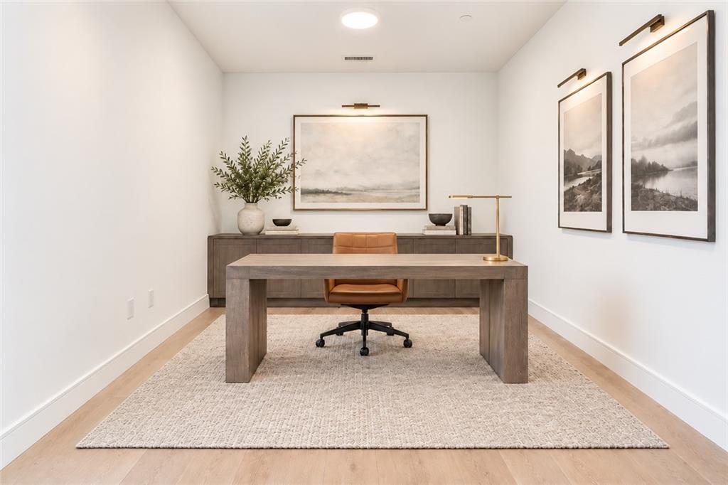 2425 Peachtree Road NE Unit 511