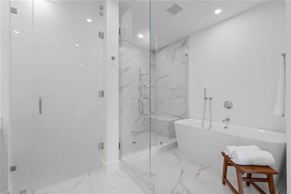 2425 Peachtree Road NE Unit 511