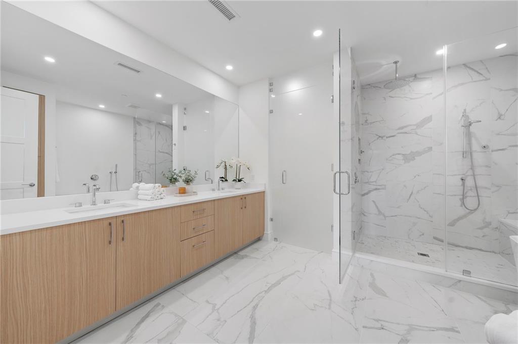 2425 Peachtree Road NE Unit 511
