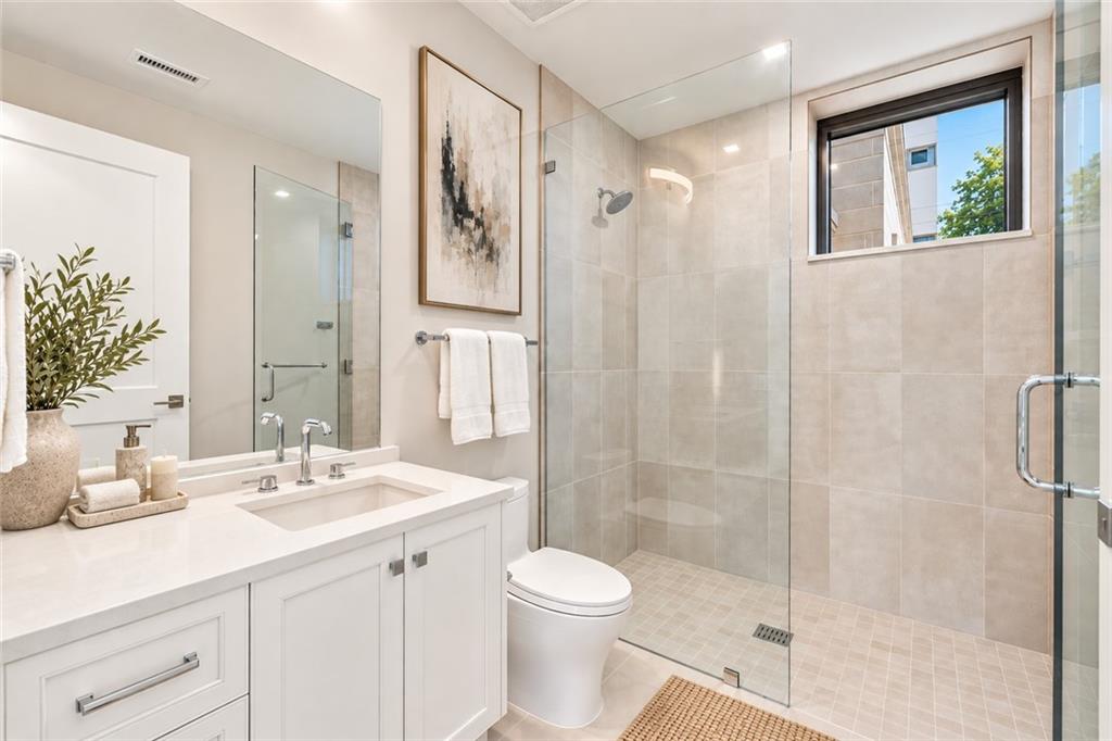 2520 Peachtree Road NW Unit 403