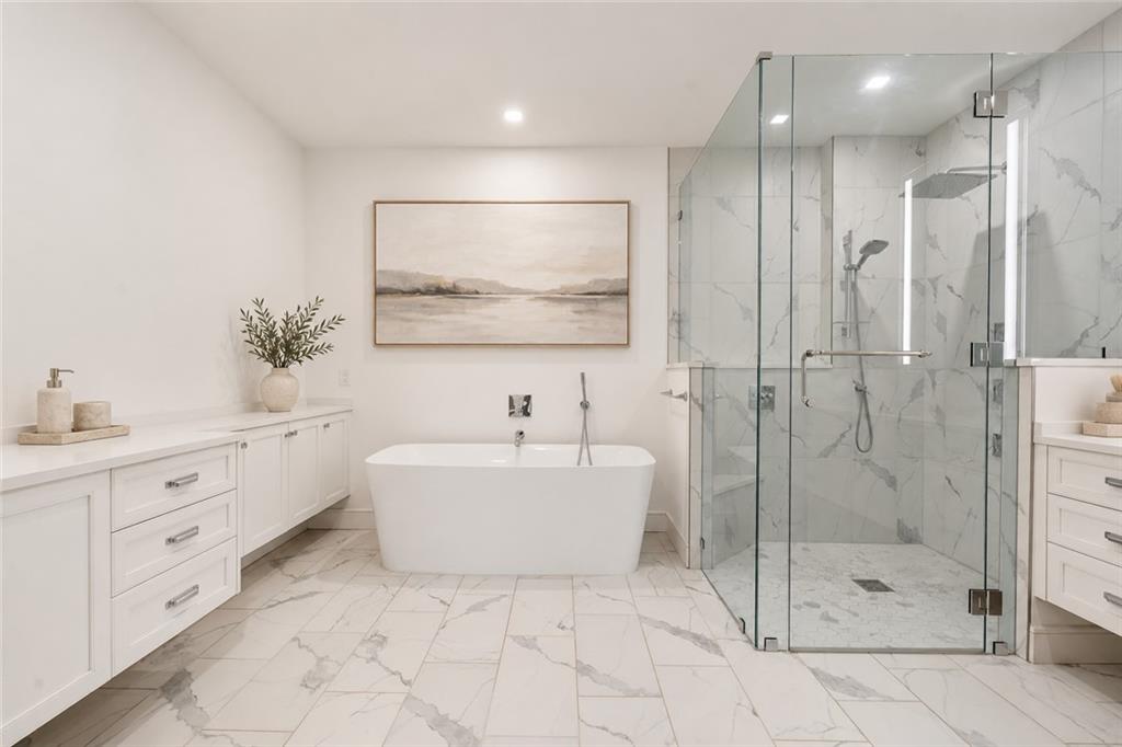 2520 Peachtree Road NW Unit 602