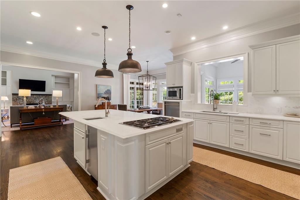 1129 Topaz Way